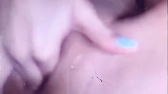 Ash Kash Fingering Herself Leaked