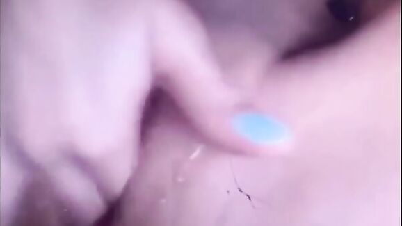Ash Kash Fingering Herself Leaked