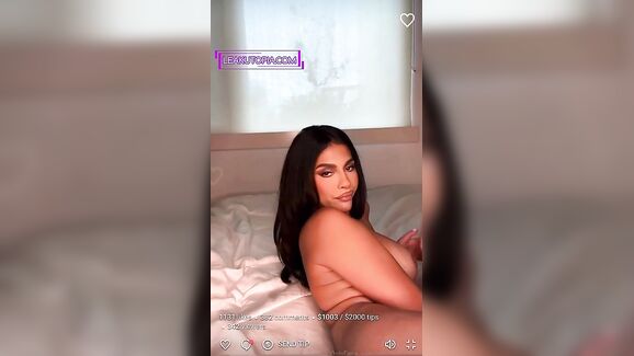 Amanda Trivizas Live Cam Show Leaked
